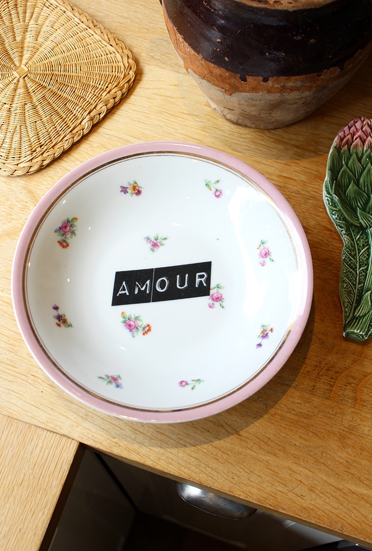 Assiette sur pied Amour – Image 2