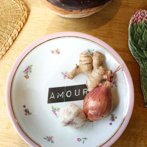 Assiette sur pied Amour