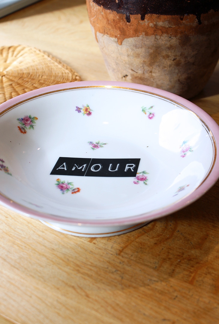 Assiette sur pied Amour – Image 3