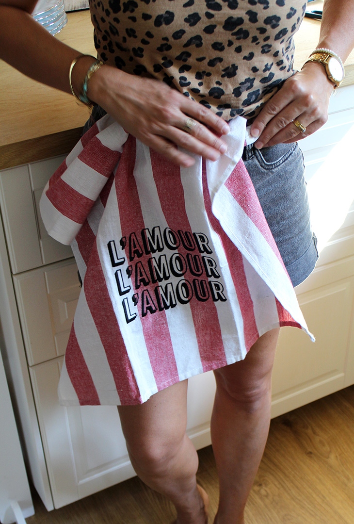 Torchon brodé L'amour rayé