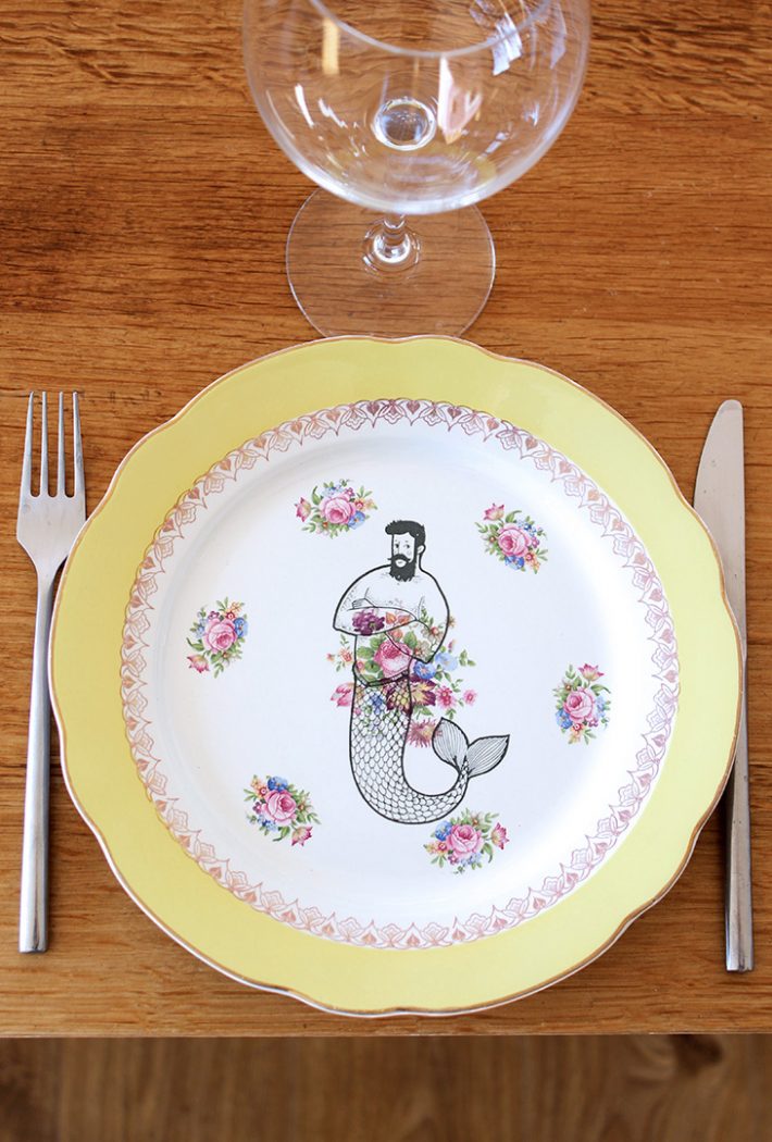 Assiette jaune Triton