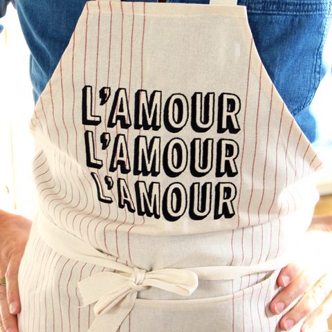 Tablier brodé l'Amour