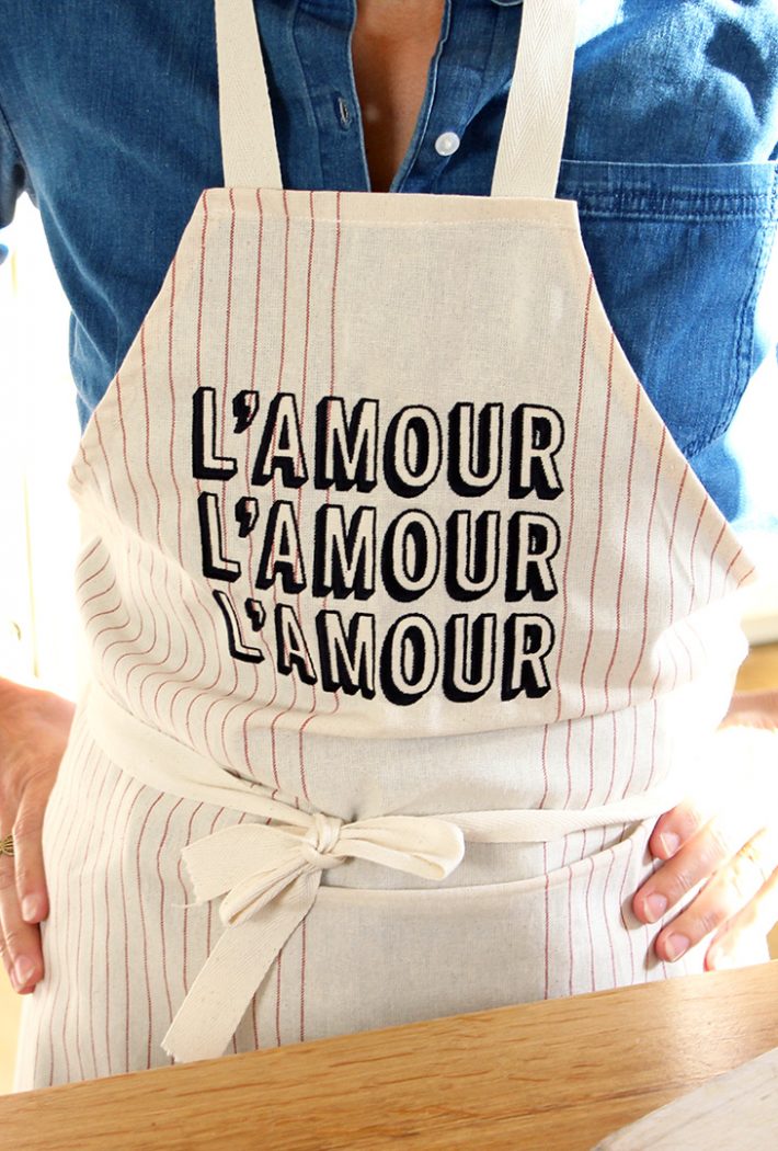 Tablier brodé l'Amour