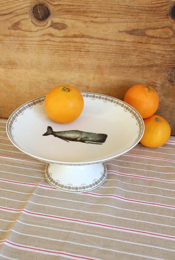 Assiette sur pied Cachalot