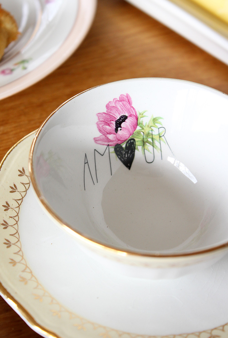 Tasse fleurie Amour – Image 2