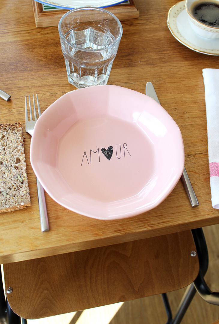 Assiette rose Amour