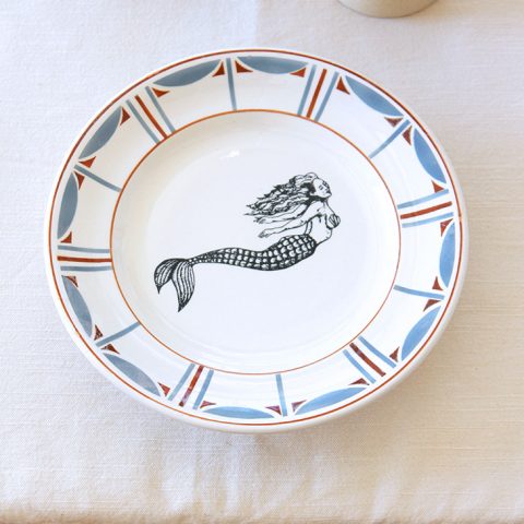 Assiette sur pied Sirène