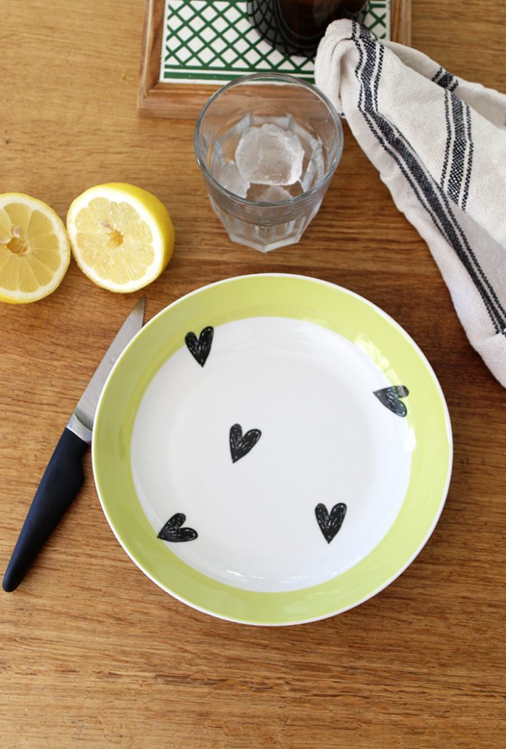 Assiette jaune Cœurs