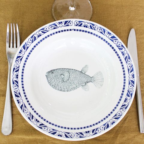 Assiette bleue creuse Poisson
